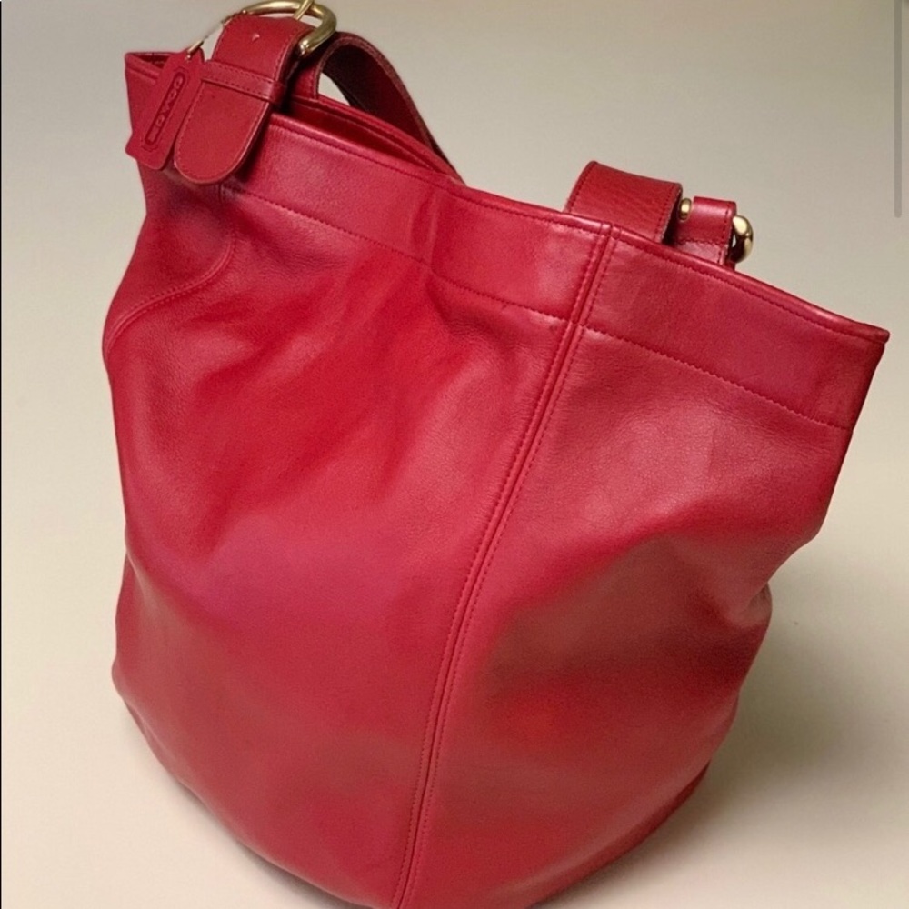 ISO Vintage Coach XXL Soho bag in red color family